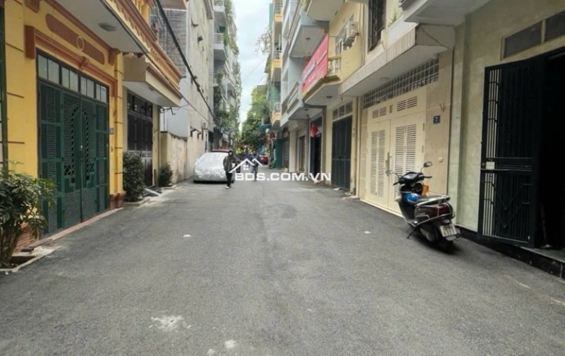 BÁN NHÀ LÔ GÓC PHÙNG KHOANG-3 MẶT THOÁNG-NGÕ 7M Ô TÔ TRÁNH NHAU