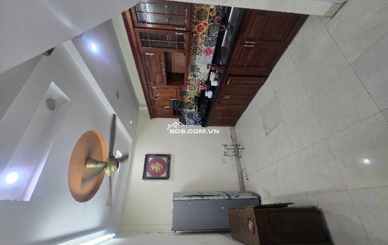 BÁN NHÀ LÔ GÓC PHÙNG KHOANG - 4 TẦNG CÓ SÂN RIÊNG - NGÕ THÔNG SẦM UẤT