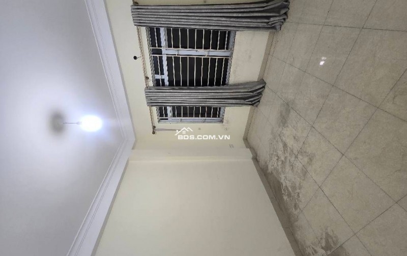 BÁN NHÀ LÔ GÓC PHÙNG KHOANG - 4 TẦNG CÓ SÂN RIÊNG - NGÕ THÔNG SẦM UẤT