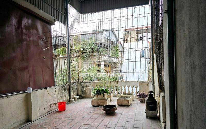 BÁN NHÀ VỊ TRÍ ĐẸP - SÂN RỘNG - GẦN HỒ ĐỀN LỪ CỰC MÁT