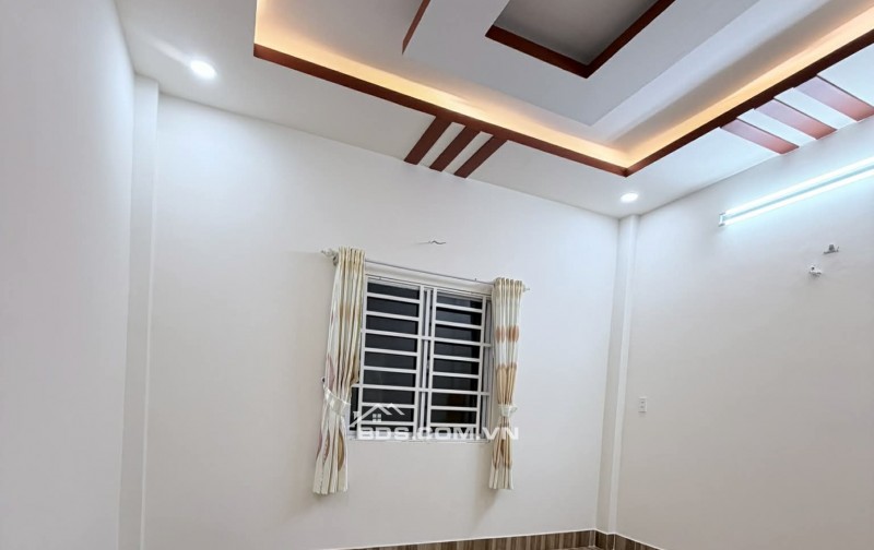 Cho thuê nhà nguyên căn hẻm xe hơi