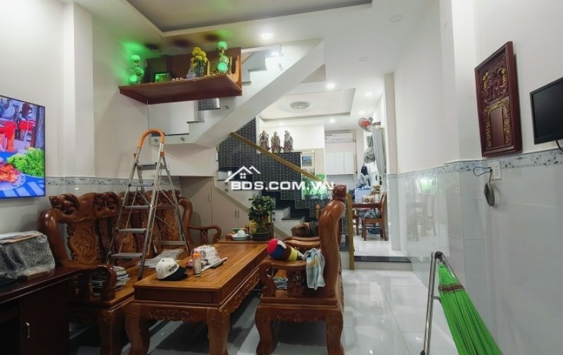 Bán nhà đường 109. Phước Long B,  Q9, Thủ Đức, TP HCM. DT 58m2, 4PN, sổ hồng. Giá  6.75  tỷ.