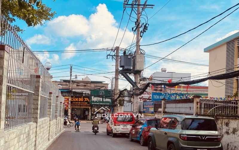 Bán Nhà 3 Tầng Ngay Trung Tâm Linh Chiểu, Phường Thủ Đức, chỉ 3 tỷ