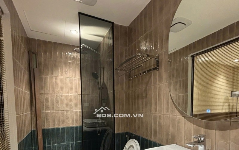 NHÀ LÒ ĐÚC_NGUYỄN CÔNG TRỨ_40M2_6 TẦNG_THANG MÁY_LÔ GÓC_TẶNG FULL NỘI THẤT