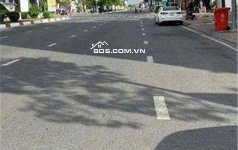 Bán hoặc cho thuê đất mặt tiền đường Hùng Vương, Thành Phố Tân An, Long An, DT 360m2