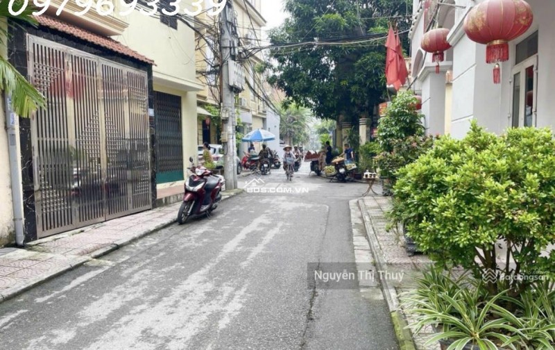 Hàng hiếm! Bán đất 3 mặt tiền ngõ 38 Kim Quan Thượng, Việt Hưng