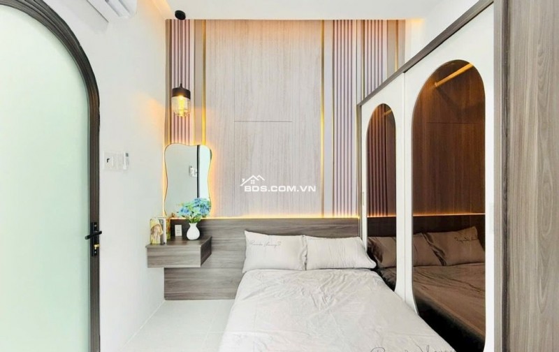 NHÀ ĐẸP LÔ GÓC 2MT THOÁNG 2 CĂN RA MẶT TIỂN NGUYỄN DUY CUNG - GẦN SIÊU THỊ EMART SẦM UẤT CHO THUÊ