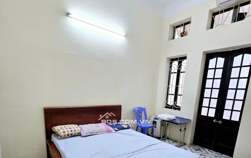 BÁN NHÀ VỊ TRÍ ĐẸP - SÂN RỘNG - GẦN HỒ ĐỀN LỪ CỰC MÁT