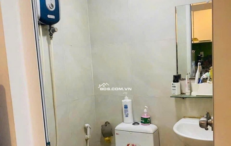 chung cư Miếu Nổi, Vũ Huy Tấn, BT: 2p ngủ, 70m2, ban công 12tr/th