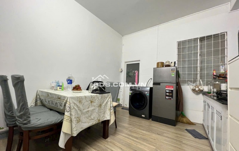 Chung cư 590, CMT8, Phường 11, Quận 3: 80m2,2p ngủ, Nt, 11tr/th