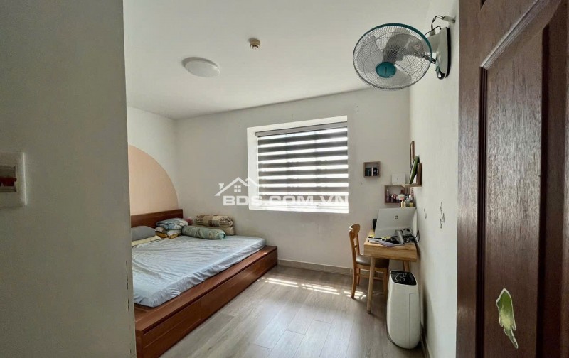 Chung cư Miếu Nổi, Vũ Huy Tấn, BT: 70m2, 2p ngủ, full nội thất, 11triệ