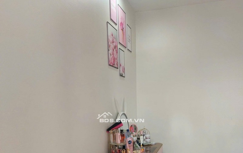 Chỉ 10tr/th, Căn hộ 58m2, Nội thất đủ, C/C Screc, Trường Sa, Quận 3.