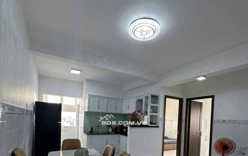 Chung cư Trần Nhật Duật, p3, BT, 70m2, 2PN, 1WC, NTCB, giá 11tr/th.