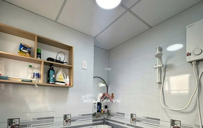 Chung cư Trần Nhật Duật, p3, BT, 70m2, 2PN, 1WC, NTCB, giá 11tr/th.