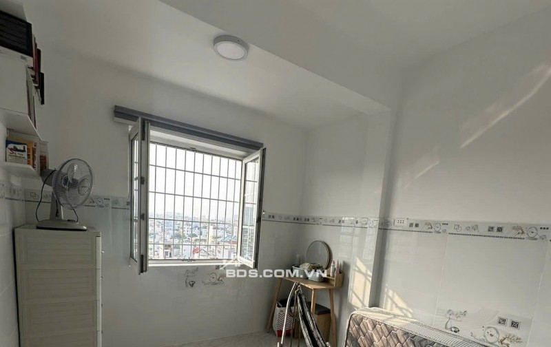 Chung cư Trần Nhật Duật, p3, BT, 70m2, 2PN, 1WC, NTCB, giá 11tr/th.