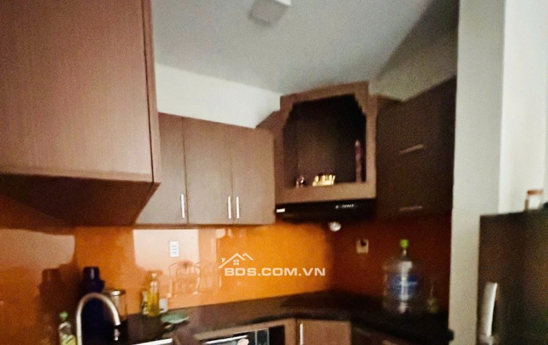 Chung cư 10A Trần Nhật Duật, Q1: 70m2, 11tr5/tháng, full NT, 2PN rộng.