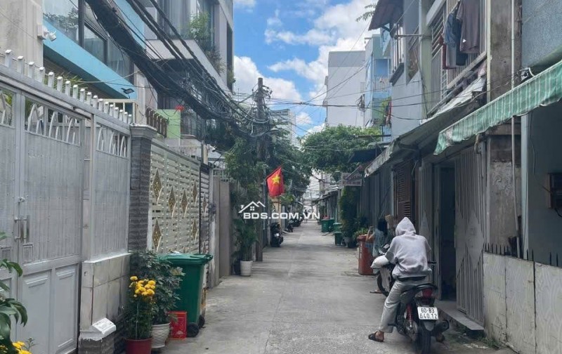 Cho thuê nhà riêng khu Nguyễn Hữu Cảnh, Nhà cấp 4, 2PN, 1WC, giá 9tr5/th.