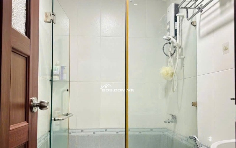 Chung cư D5, đường D5, Bình Thạnh: 3p ngủ, 15tr, 105m2, Full NT