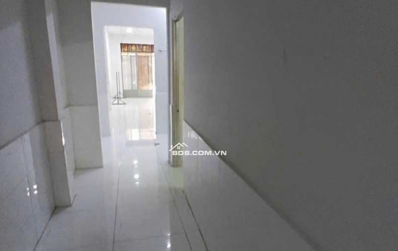 Cho thuê nhà Cấp 4, Nguyễn Hữu Cảnh, BT: 2p ngủ,4x15m, 9,5tr, Nhà sach