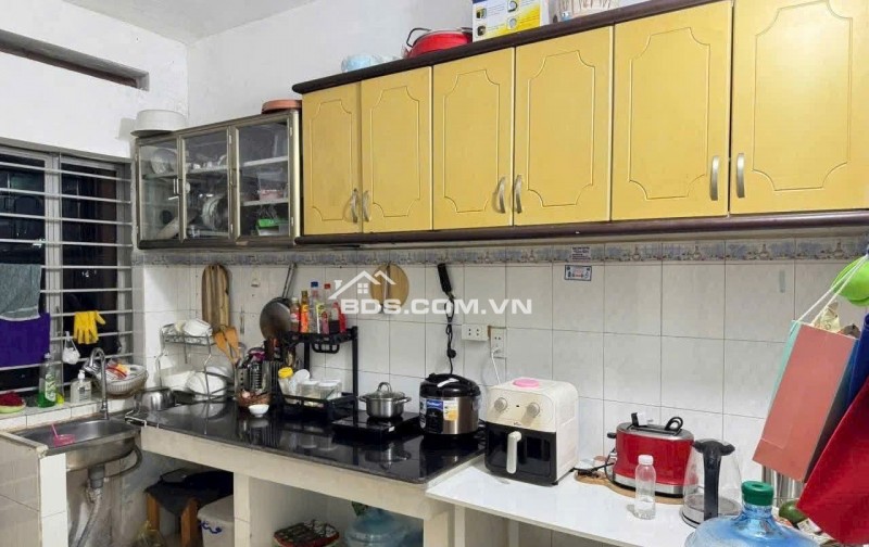 Chung cư Lakai, Nguyễn Tri Phương,P8,Q5: Thang bộ, 73m2, nội thất, 9,tr/th.