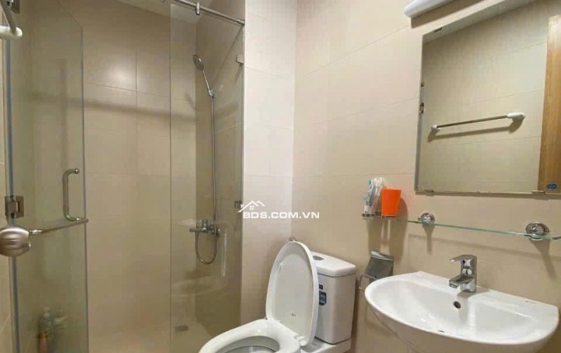 107m2, 3PN, 2WC, C/c Screc Trường Sa, P12, Q3, Nhà mới, sạch. Giá 14tr5/th