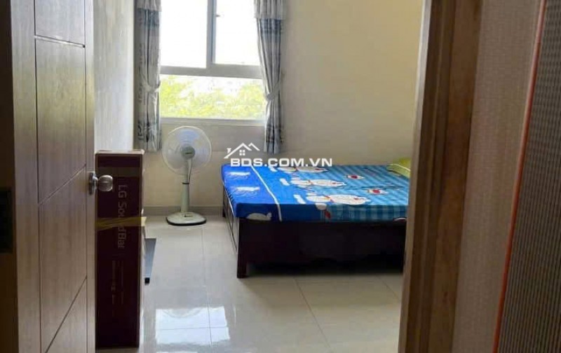 chung cư Miếu Nổi, Vũ Huy Tấn, BT: 2p ngủ, 70m2, ban công 12tr/th