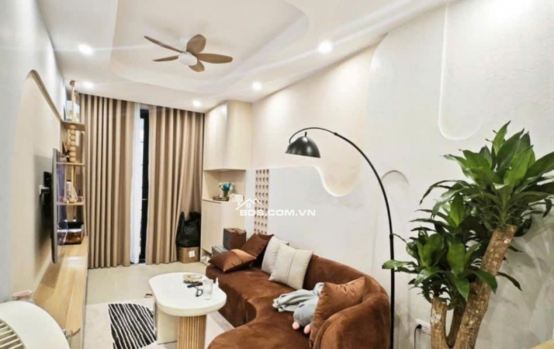 Bán BĐS 30m 4T Ở Ngay Sân Cổng riêng , có thể TL Mạnh tại Minh Khai ,Thông Tin Thật