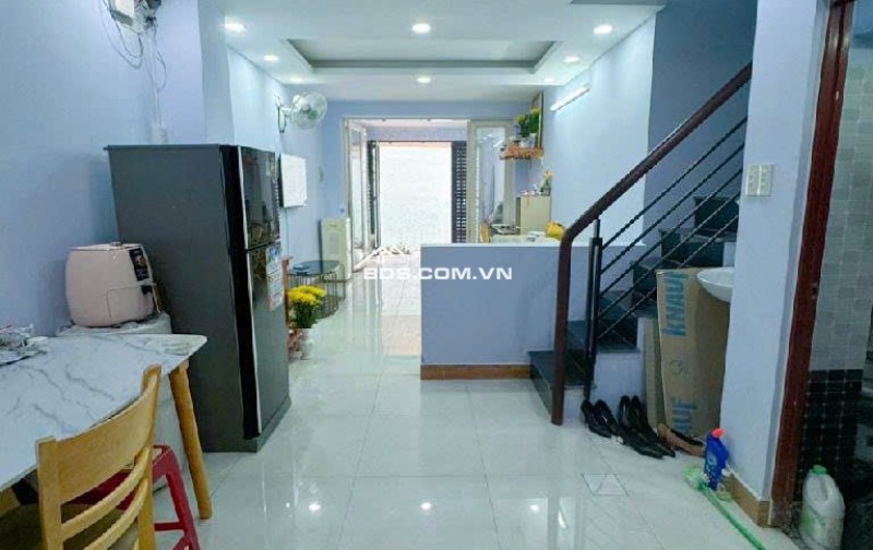 HẺM XE HƠI - SỔ VUÔNG VỨC - SÁT TÂN BÌNH - NHỈNH 5 TỶ.