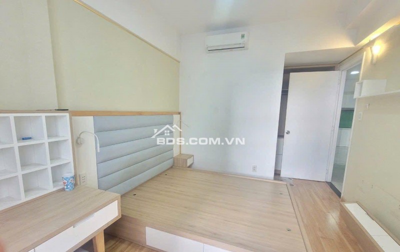 Chung cư 10A Trần Nhật Duật, Quận 1: 75m2, 1p ngủ +, NT, 11tr/th. Nhà sạch