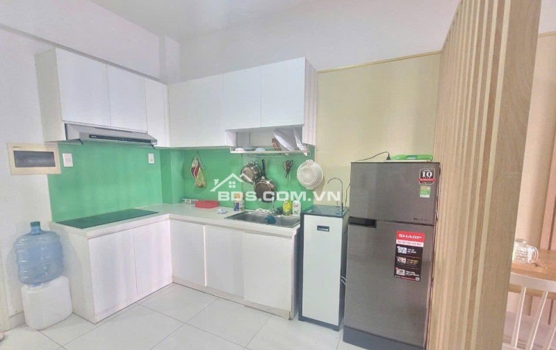 Chung cư 10A Trần Nhật Duật, Quận 1: 75m2, 1p ngủ +, NT, 11tr/th. Nhà sạch