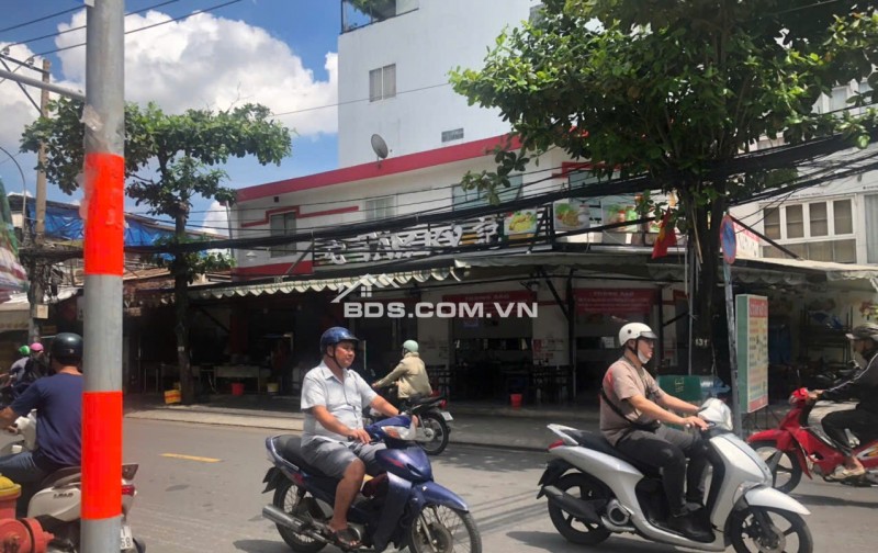 BÁN CĂN GÓC 2 MẶT TIỀN ĐƯỜNG LÂM VĂN BỀN , QUẬN 7 .DT: 17x7 . Đang cho thuê 100tr/th .Giá : 36,8 Tỷ