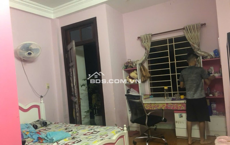 Bán nhà mặt tiền đường 13, phường Tân Kiểng, Quận 7. 4x18m 3 lầu