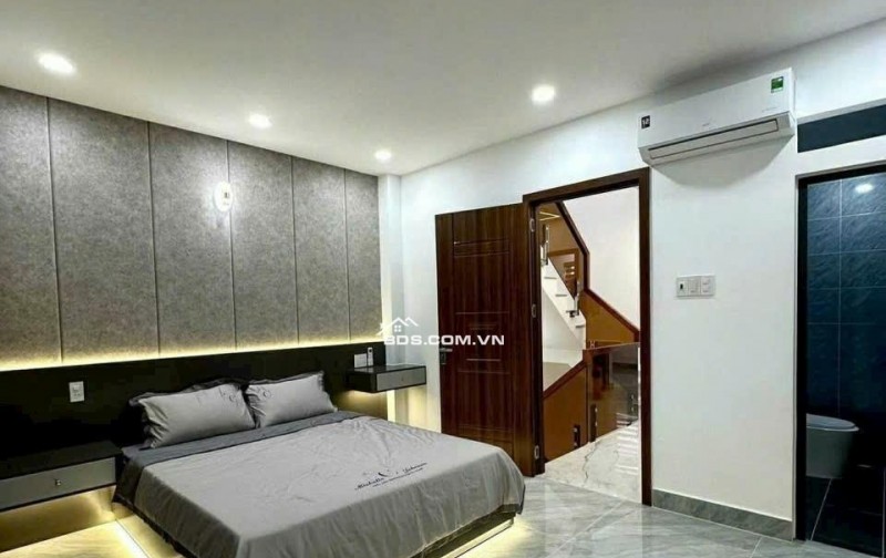 SIÊU PHẨM 5 TẦNG BTCT – HXH 6M THÔNG – TÂN CHÁNH HIỆP, Q12
- 58m² (4.5 x 13m) – Ô TÔ NGỦ TRONG NHÀ