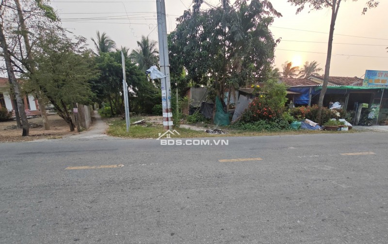 Bán lô đất thổ hai mặt tiền tỉnh lộ 833 giá 2,1tỷ