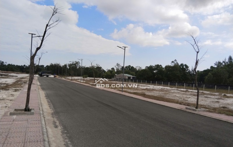 CẦN BÁN GẤP LÔ ĐẤT 250M2, SÁT BÊN CẠNH KHU CÔNG NGHIỆP TPĐÀ NẴNG