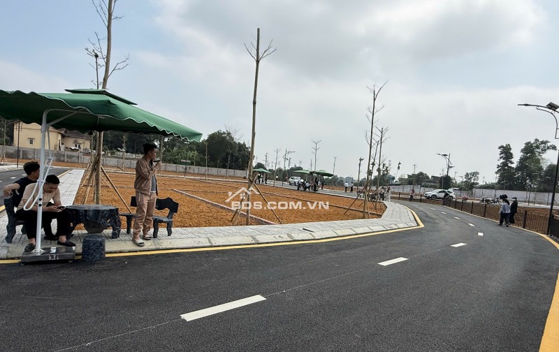 càn bán gấp lô đất