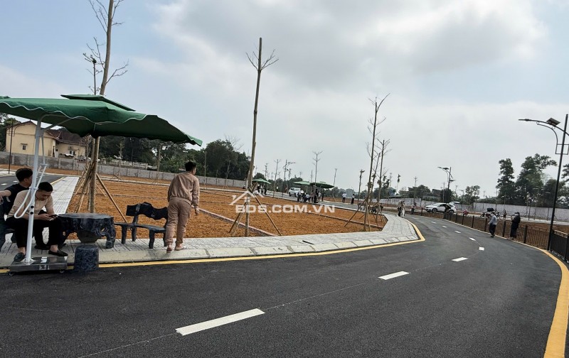 càn bán gấp lô đất