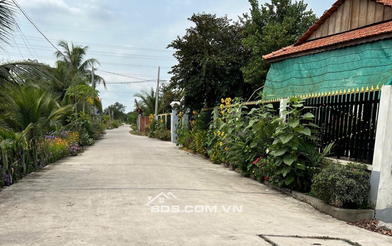 Bán Đất Biệt Thự Sân Vườn Khu Nghỉ Dưỡng 22.5 x 148 nở hậu 40