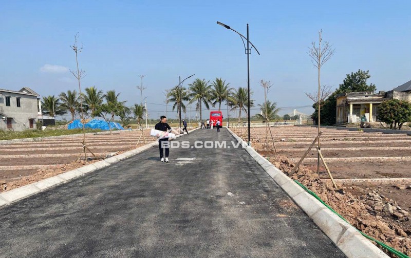 càn bán gấp lô đất