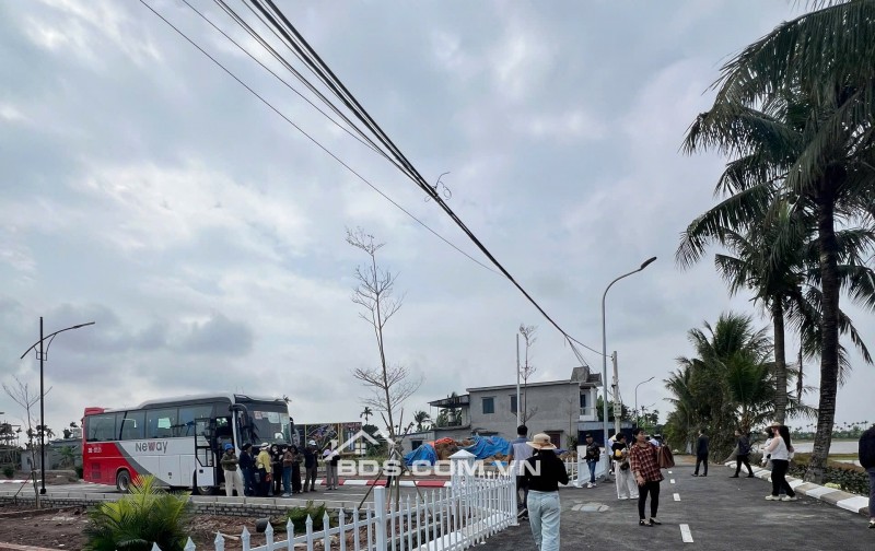 càn bán gấp lô đất