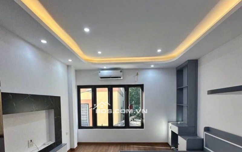 Bán nhà có 102 phố Phan Đình Giót, Nhà Đẹp chỉ việc sách vali vào ở 45m²  Giá 9,1 Tỷ