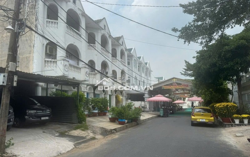 BÁN ĐẤT BIỆT THỰ PHƯƠNG NAM QUẬN 7, DT 120M2 SHR CHỈ 130TR/M2. LH:0932689909.