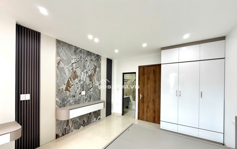 Bán NR tại Đại Linh, 7,6 tỷ, 30m2, 5 tầng, cầu thang máy pháp lý đầy đủ, giá siêu hời!