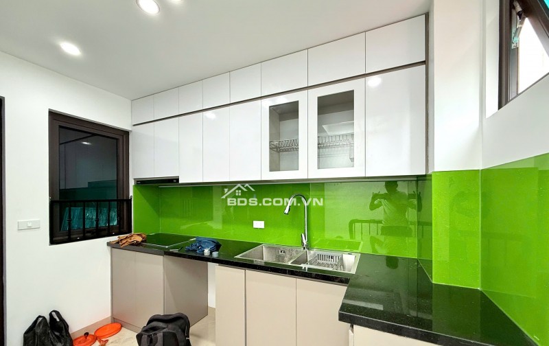 Bán NR tại Đại Linh, 7,6 tỷ, 30m2, 5 tầng, cầu thang máy pháp lý đầy đủ, giá siêu hời!