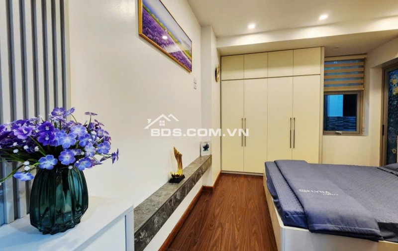 Cần tiền Bán Gấp chung cư 158 m2 Văn Phú, Hà Đông, 3 ngủ , 3 vệ sinh, 8.3 tỷ