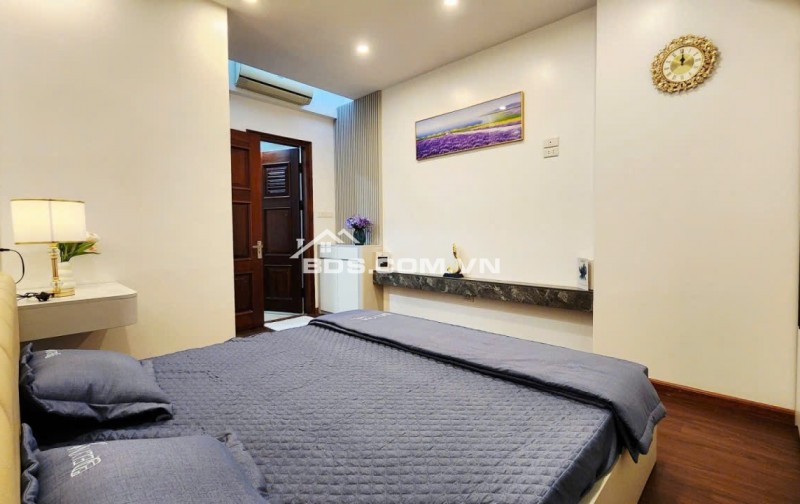 Cần tiền Bán Gấp chung cư 158 m2 Văn Phú, Hà Đông, 3 ngủ , 3 vệ sinh, 8.3 tỷ