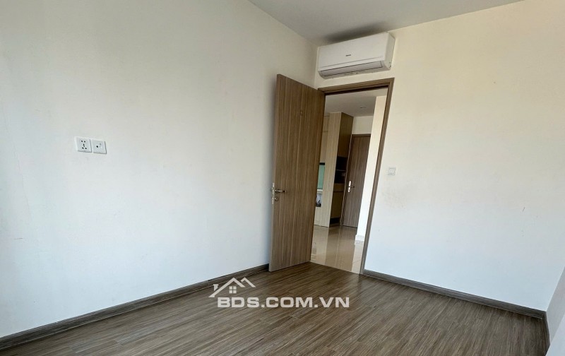 Cần Bán Gấp căn 1N+ diện tích 43m Tại VinOcp1,Nhà mới , view cực thoáng