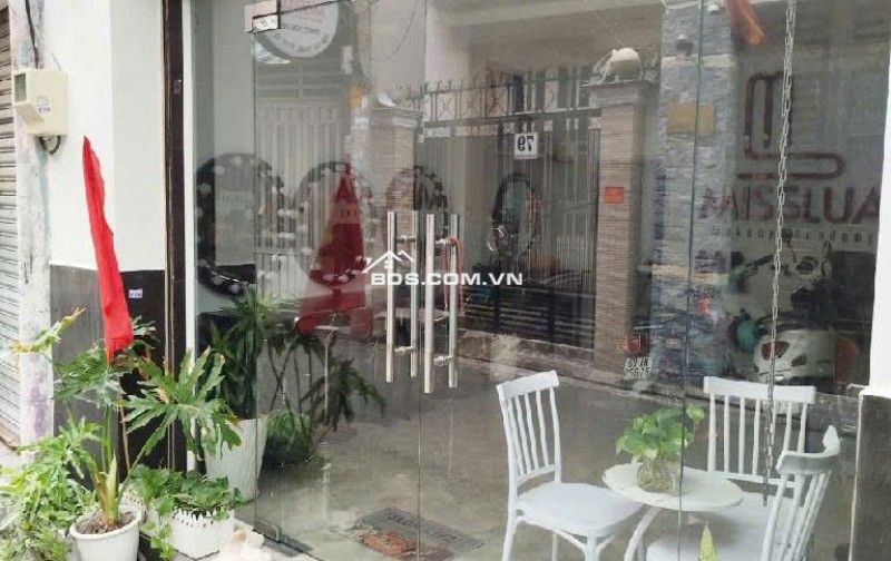 bán nhà mặt tiền đang cho thuê 14tr gần chợ tân bình