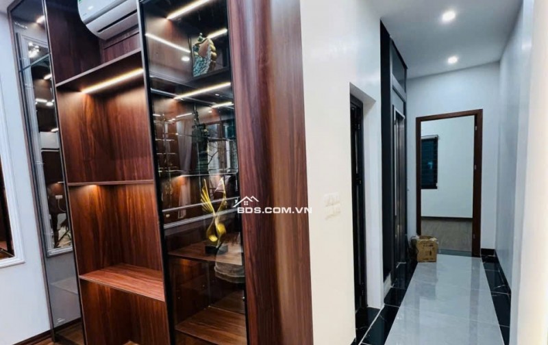 Bán nhà Phan Đình Giót – Hà Đông , 50m2 – lô góc- Thang máy – ô tô đỗ cửa – full nội thất.