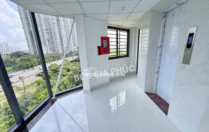 Toà nhà Văn phòng góc 3 Mặt Tiền cực đẹp Khu Kim Sơn. Quận 7